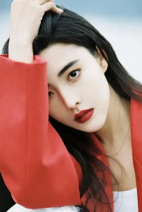 少女摄影师,毕业于鲁迅美术学院国画系,94年的美少女,本周少女火野兔