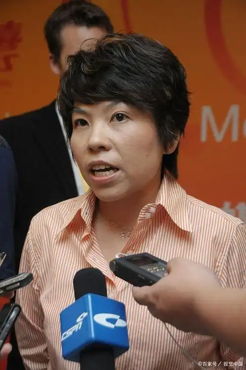 享有"乒坛女皇"美誉的邓亚萍是唯一蝉联奥运会乒乓球金牌的运动员