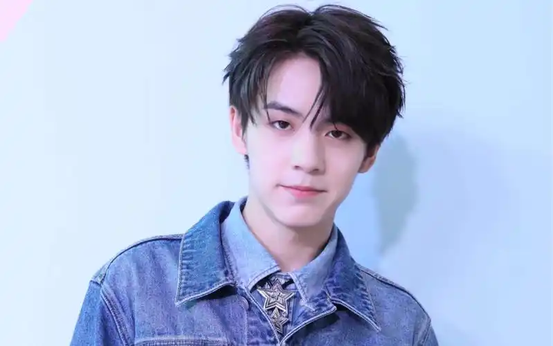 郑人予0928qq音乐见面吧电台cut霸道总裁or小甜崽sky天空少年成团一个