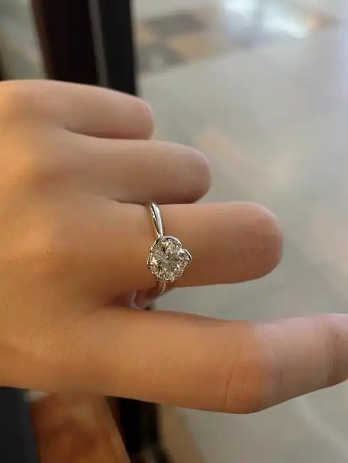 迟到30年的1克拉钻戒