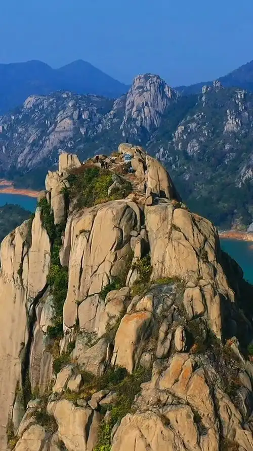 温州大罗山百家尖风景区:是大罗山中主峰之一