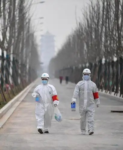 工地上的防疫"姐妹花"