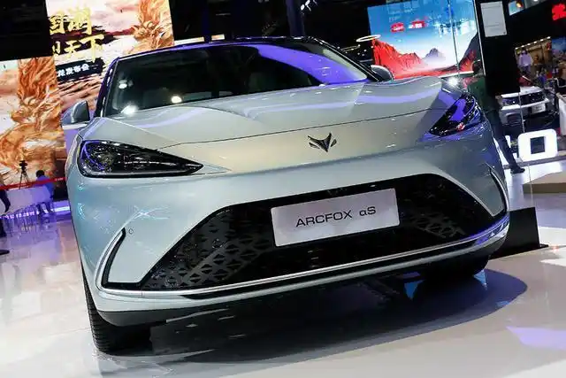 华为hi加持,最高续航708km,极狐αs不再有"狐"局面?