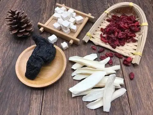 山萸肉熟地汤山萸肉怀山药茯苓煲汤