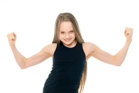 小女孩肌肉图片