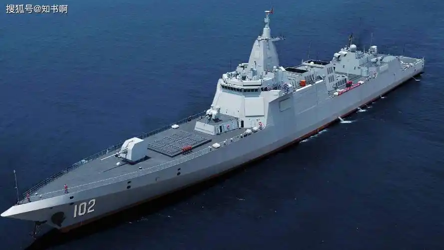中国海军这几年进步大,新舰艇像 055 型驱逐舰,075 型两栖攻击舰不断
