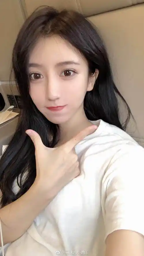 斗鱼吃鸡女主播呆妹儿小霸王个人写真福利套图