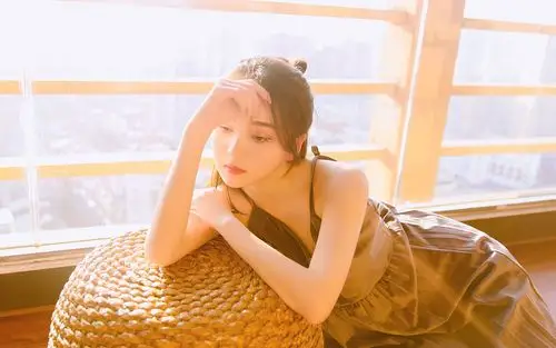 清新治愈系文艺美女高清桌面壁纸