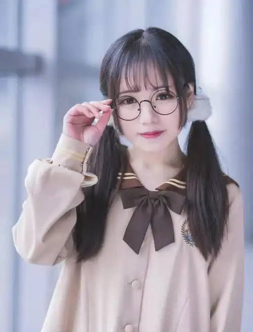 女生戴眼镜显得你斯文又有学问但脸上有这3个特征的不合适