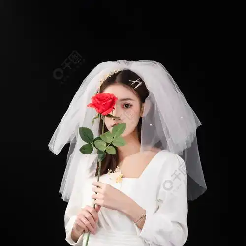 女性单人婚纱照人像