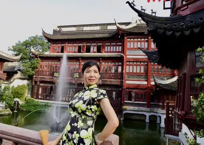 上海滩上旗袍女