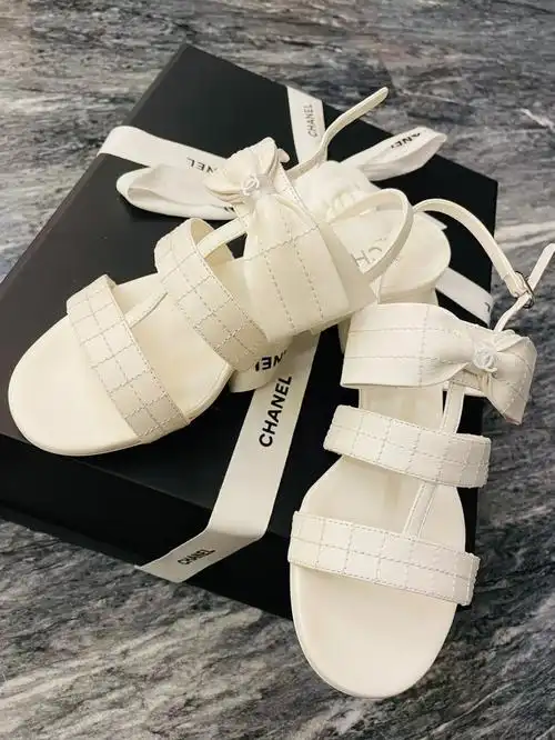 香奈儿凉鞋