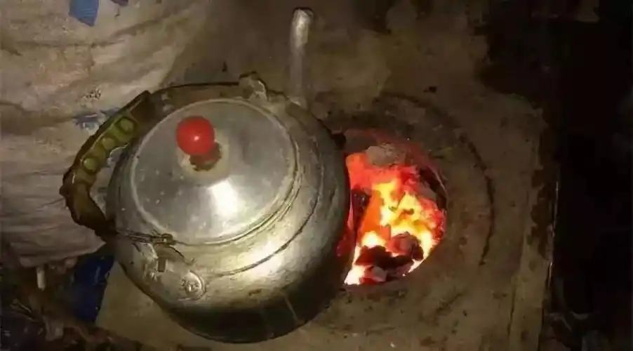 集中供暖,地暖就是煤改电了,更没人乐意再去生个炉子了