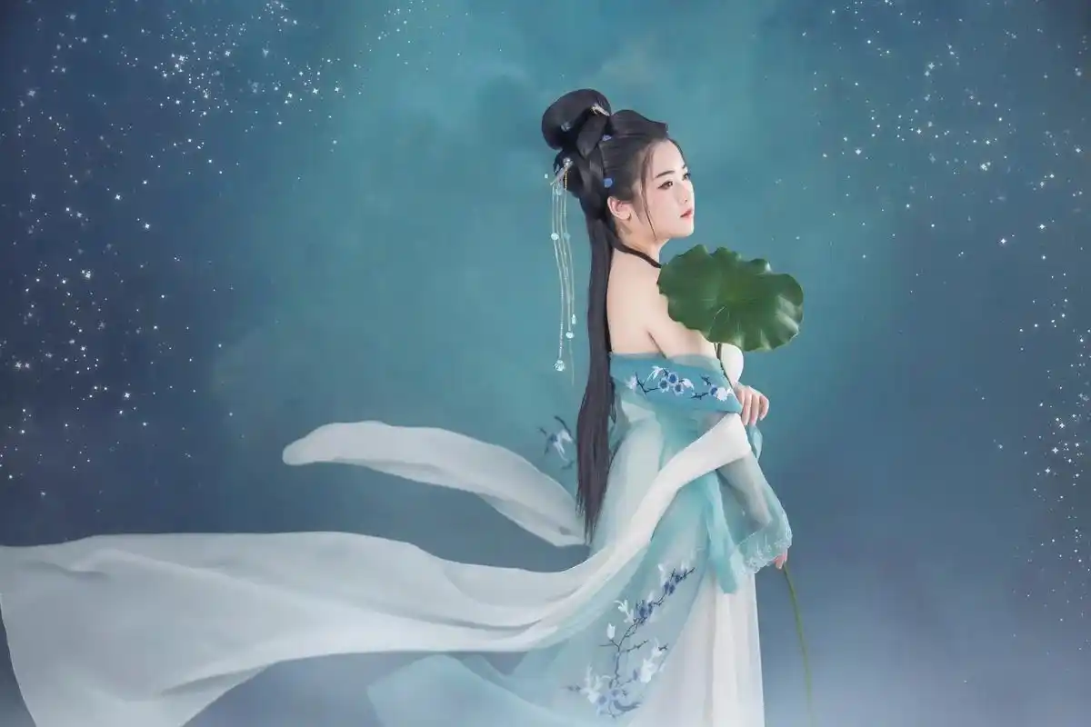 发个照片合集吧~#国风古韵 #仙气十足 #古风 #遇见古代的 - 抖音