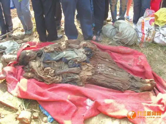 江西九江惊现古代女尸 出土时肉身未朽肤色如初