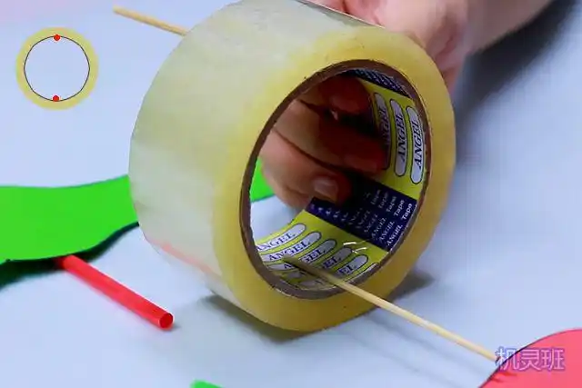 手工自制幼儿玩具卡纸制作会走路的玩具步骤图解