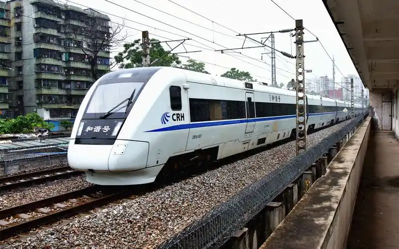 crh1a大地铁d7563(深圳-郁南)雨中通过广茂线小桥涌基