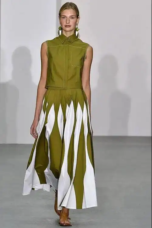 橄榄绿是什么颜色,翡翠橄榄绿是什么颜色(橄榄绿正在悄悄的流行…)