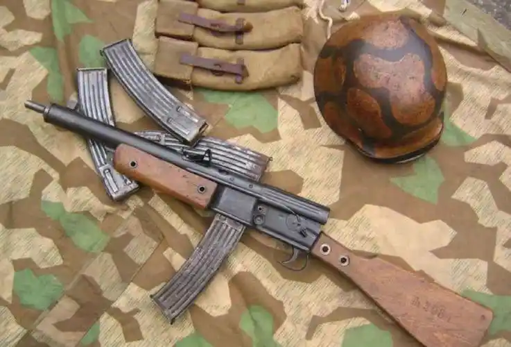 挣扎——二战末期纳粹德国的末日枪械大盘点_希特勒_突击步枪_战争