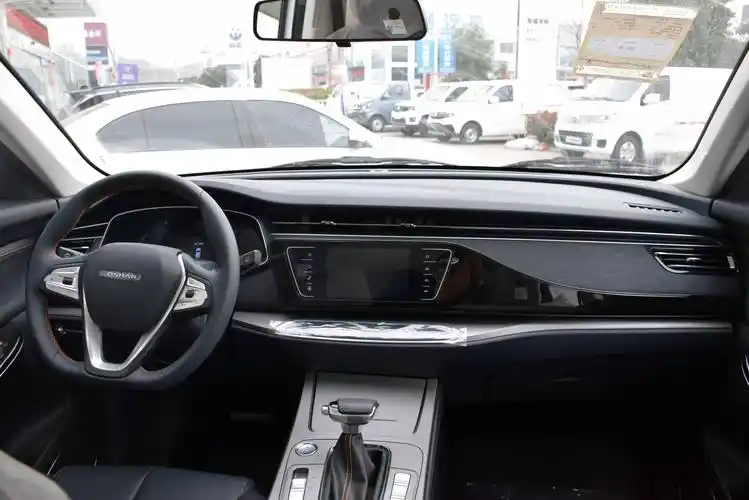 长安欧尚x7的内饰及空间