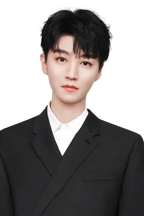 存一些王俊凯证件照