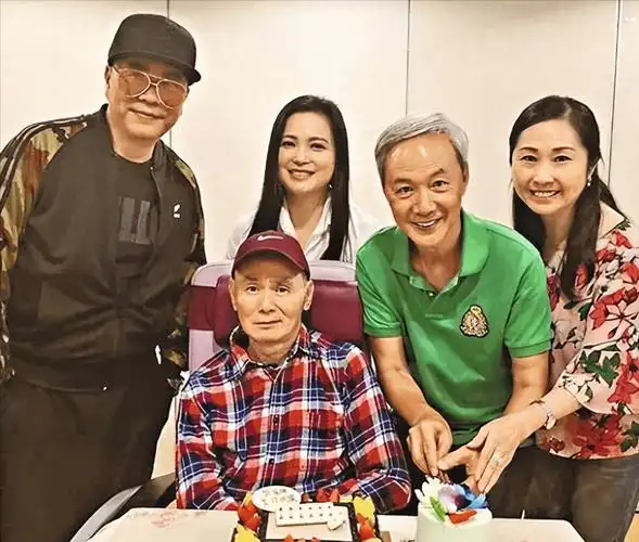 68岁香港演员刘家辉瘫痪在床12年,频传去世,现状令人泪目_樊亦敏_电影