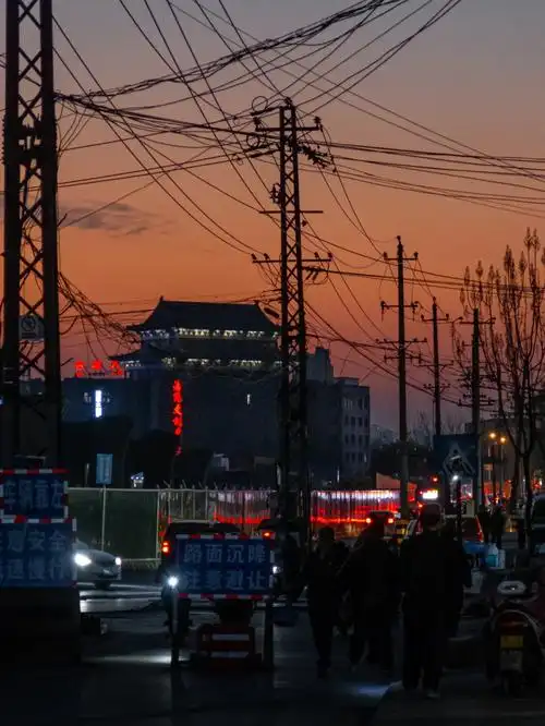 收拾房间找出啦自己大约十年前买的佳能g15小卡片,出去扫个街,长时间