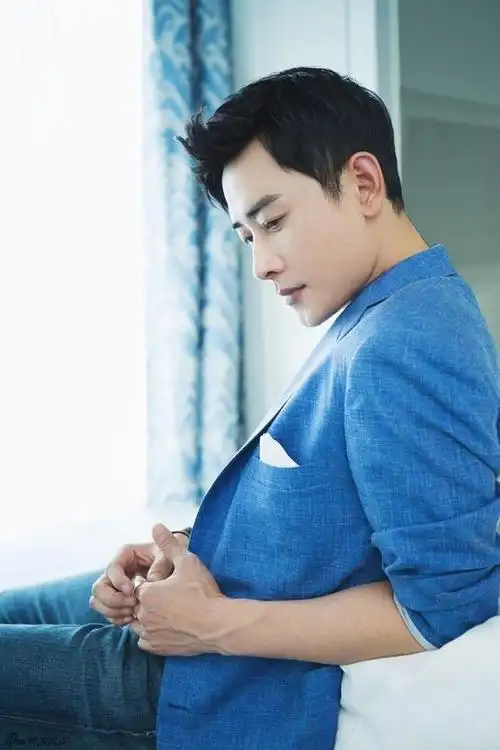 罗晋个人资料简介(39岁才当爸爸结婚四年宠妻如宝)(23)