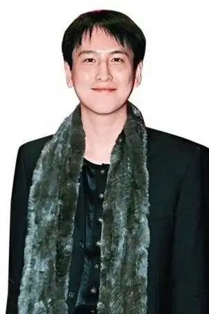 拿下张雨绮,周迅,成功和汤臣老总汤珈铖在一起,名媛陈薇巧赢了