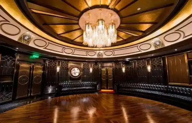 一楼大堂全新百乐门抢先看而巧合的是,老上海著名的歌舞厅,百乐门,将