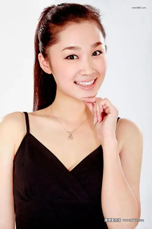 北影学院俏皮女生赵诗朦