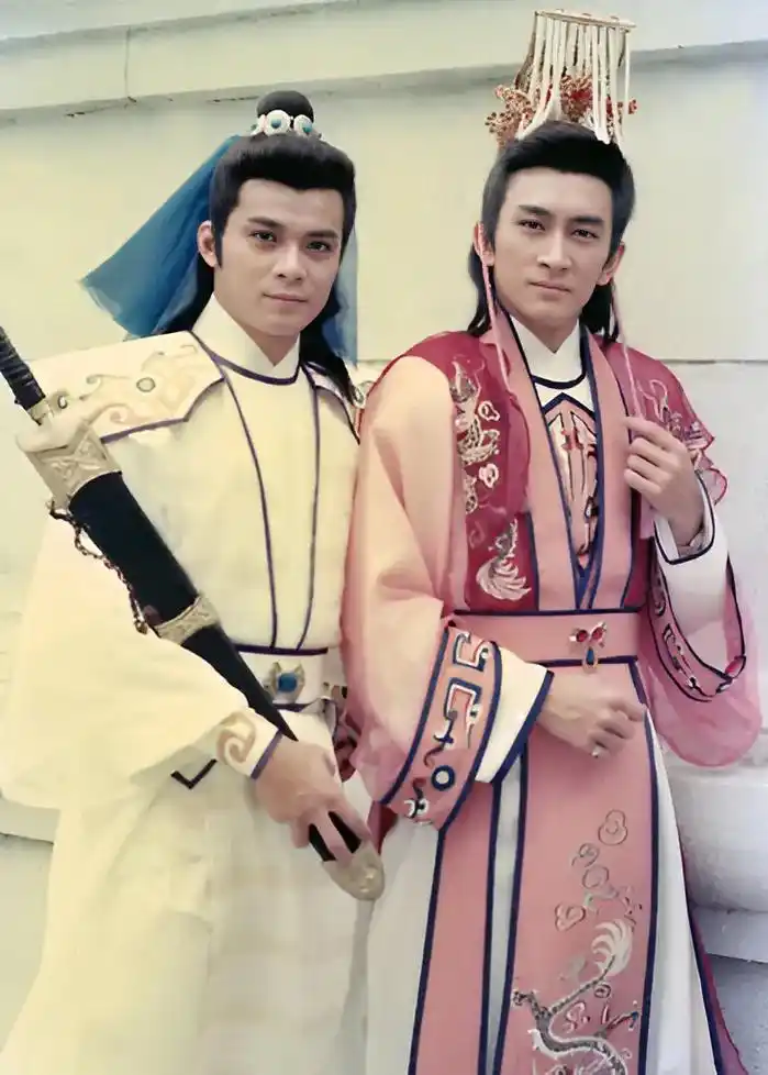 石修,潘迎紫,王绮琴,汤镇业,苗侨伟,陈复生,董玮,林俊贤#古装男