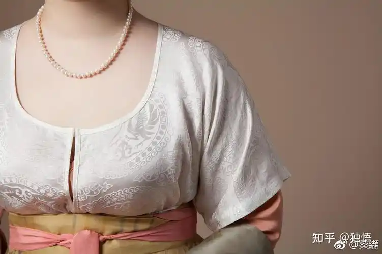 大胸什么形制汉服好看一点? - 知乎