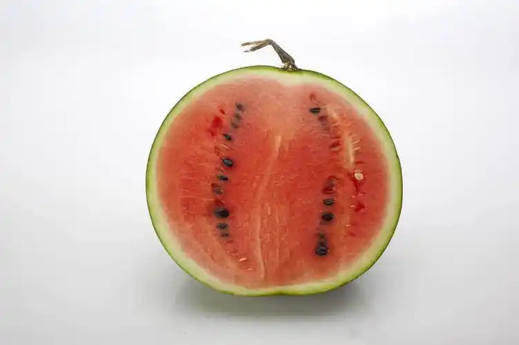 横图,彩色,室内,特写,抠图,白色背景,西瓜,水果,中国,亚洲,切开,新鲜