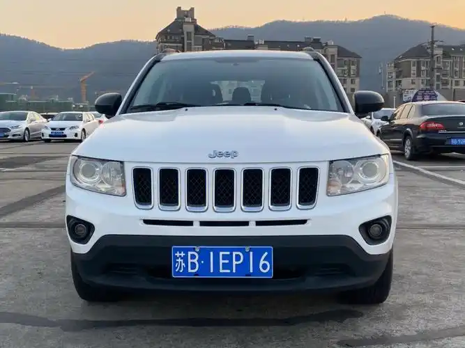 2012年上牌jeep指南者,自动2.4带天窗,多功能方向盘#二手车  #指南者