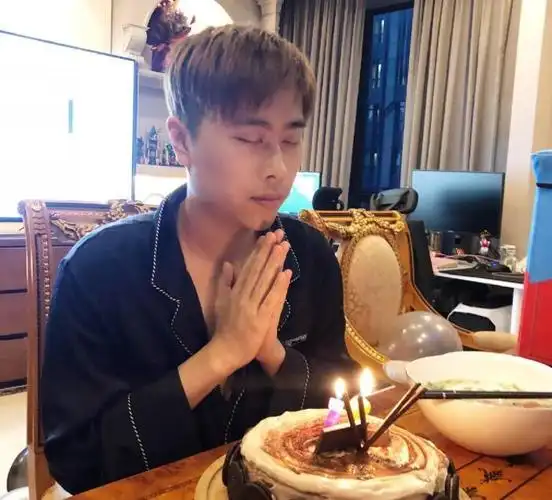 卢本伟放弃《逆水寒ol》转战魔兽世界8.0 几十万就这么丢了