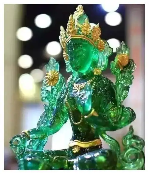 价值超10亿的泰国国宝翡翠玉佛只有王室成员才能触摸