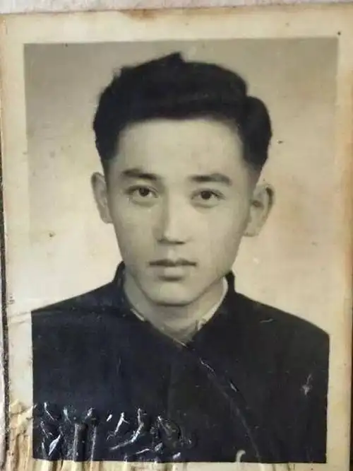 这几个爷爷的旧照,真是帅出了国际,帅过最红的小鲜肉!