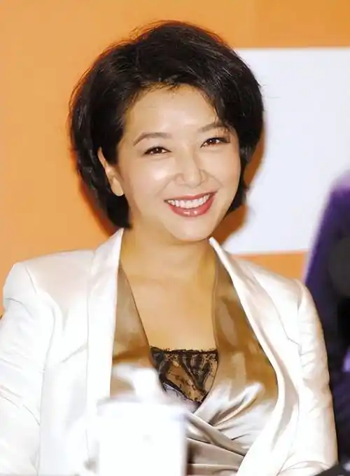 江珊:四度恋上硬汉,高曙光,靳东是前任,50岁重获爱情_王志文_生活