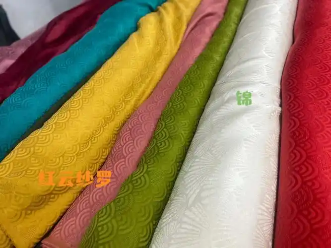 春季备货绫罗绸缎