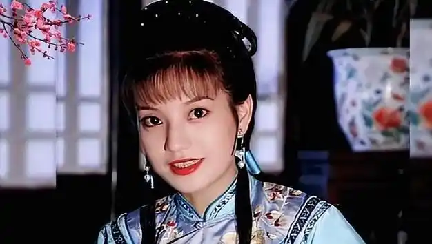 赵薇母亲魏启颖儿子离婚分走52亿女儿消失荧屏丈夫也去世