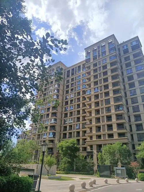 孔雀城 环境优 临r1线地铁站,霸州北站 大广高速口,孔雀城玺园二手房