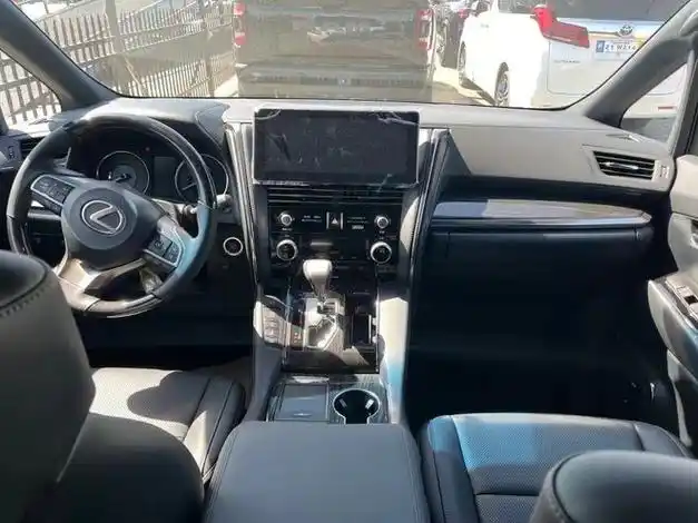 5l 2gr-fks 发动机 296马力,前轮驱动,8变速箱 235/50 r18雷测,环车