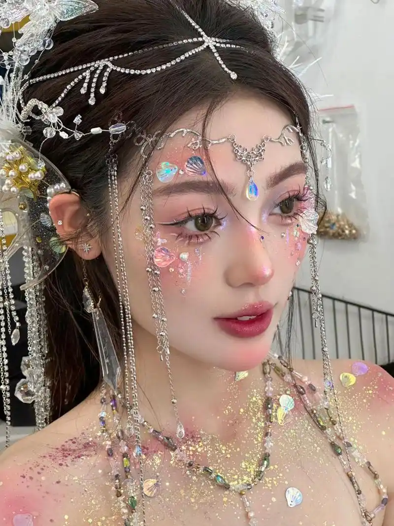 没有女生可以拒绝西双版纳"300"的人鱼妆