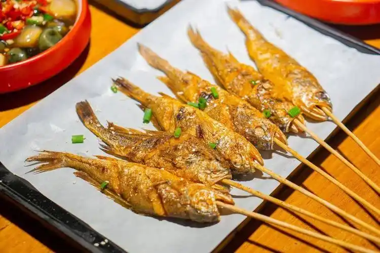 8折开整"冒烟"精酿!烧烤烤鱼吃过瘾!
