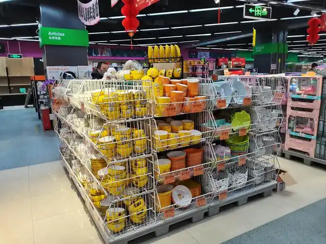 通城店百货用品1月20日调整改造后陈列图片