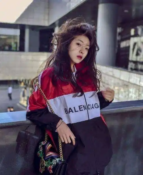 她被誉"国羽最美女神"25岁凹凸有型却单身,网友:倾国倾城_李瑶_羽毛球