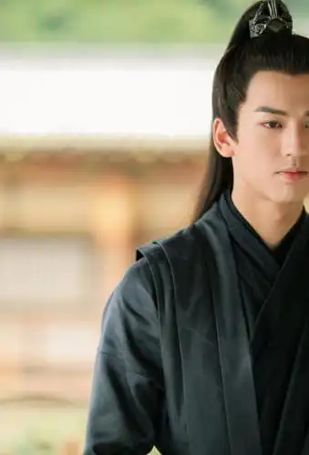 张凌赫少女大人剧照图片56