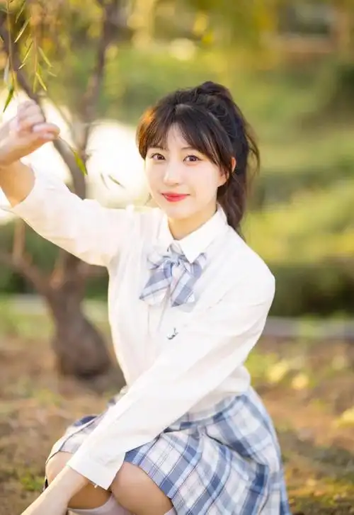 简约又自然大方的拍照姿势,单人照这么拍,照片真的很美