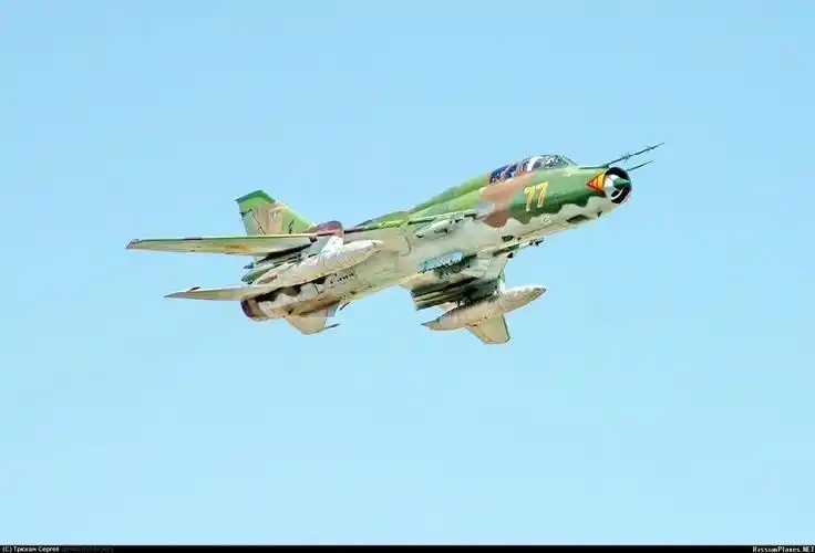 乌克兰苏-27战机最新照片曝光 满挂武器出击